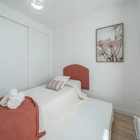 Xpce Urban Skyline - Parking Free Apartment Malaga