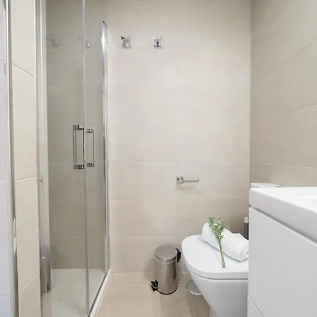 Xpce Urban Skyline - Parking Free Apartment Malaga
