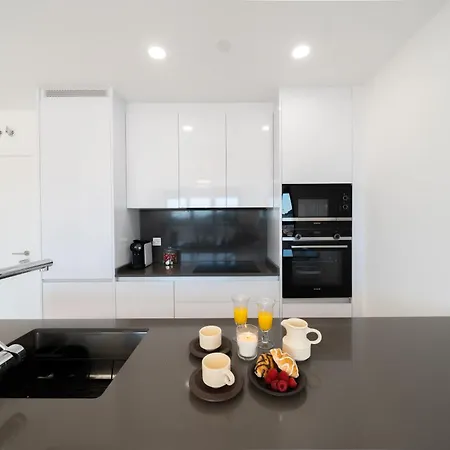 Xpce Urban Skyline - Parking Free Apartment Malaga