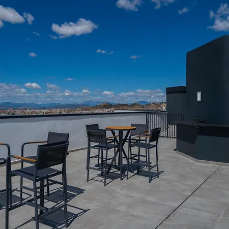 Xpce Urban Skyline - Parking Free Malaga