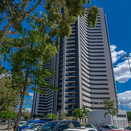 Xpce Urban Skyline - Parking Free Apartment *