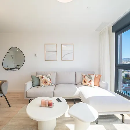 Xpce Urban Skyline - Parking Free Apartment Malaga