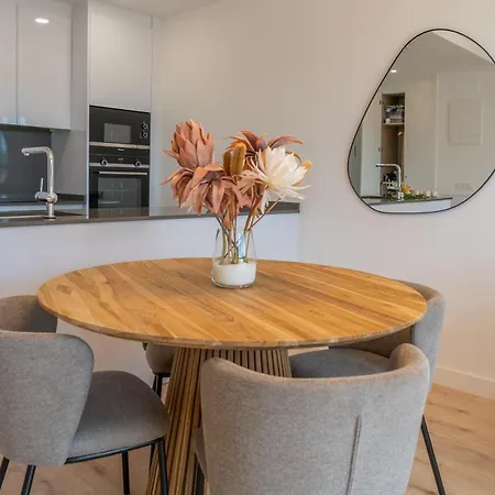 Xpce Urban Skyline - Parking Free Apartment